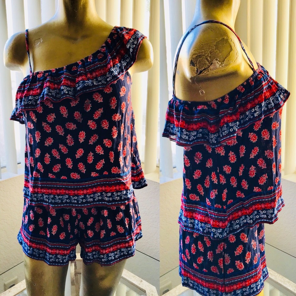 UNI-SHOULDER Ruffled Floral SHORTS SET Small
